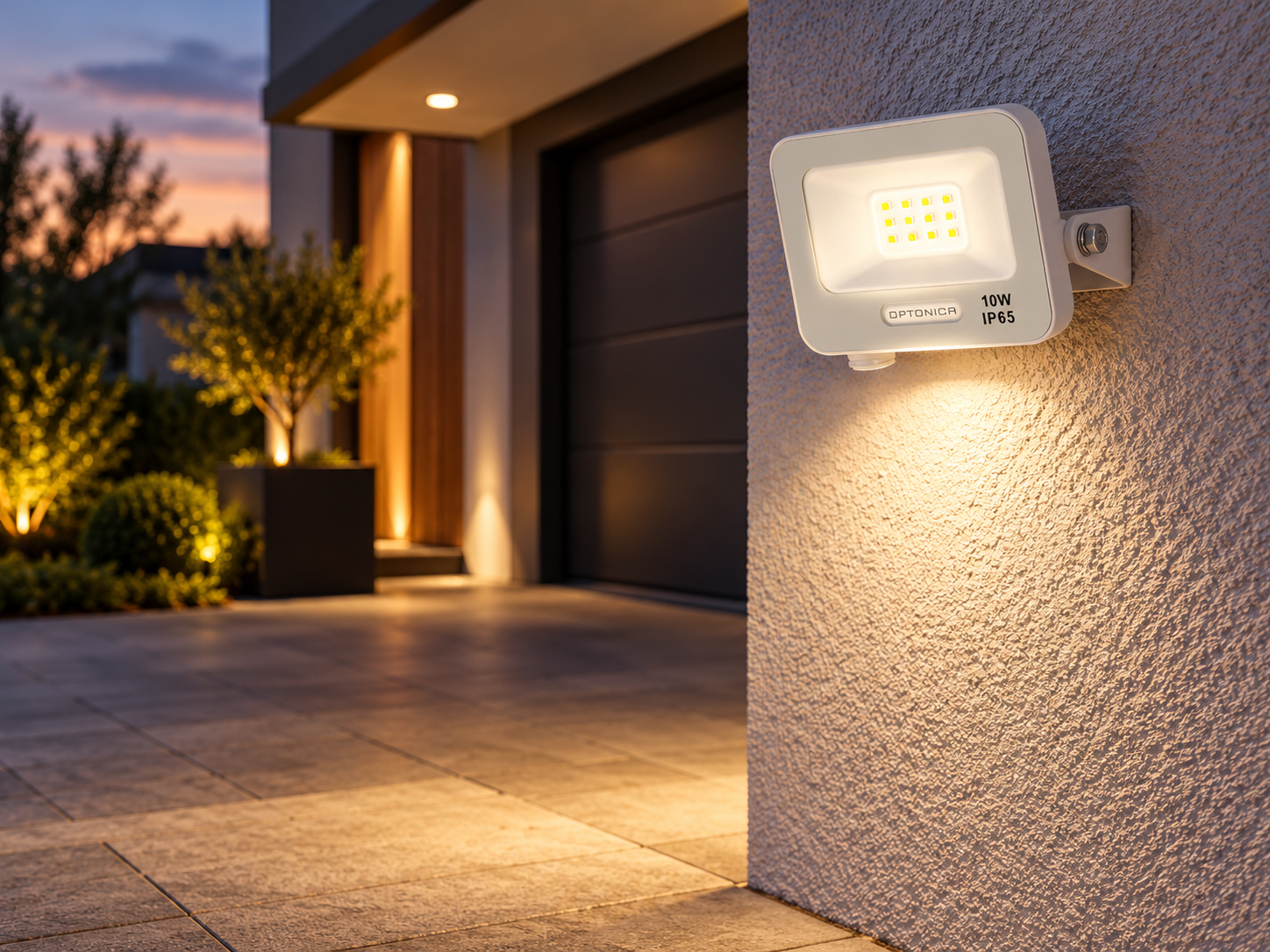 Led SMD Рефлектор БЕЛО ТЕЛО IP65 СО 15 CM КАБЕЛ 10W БЕЛА СВЕТЛИНА