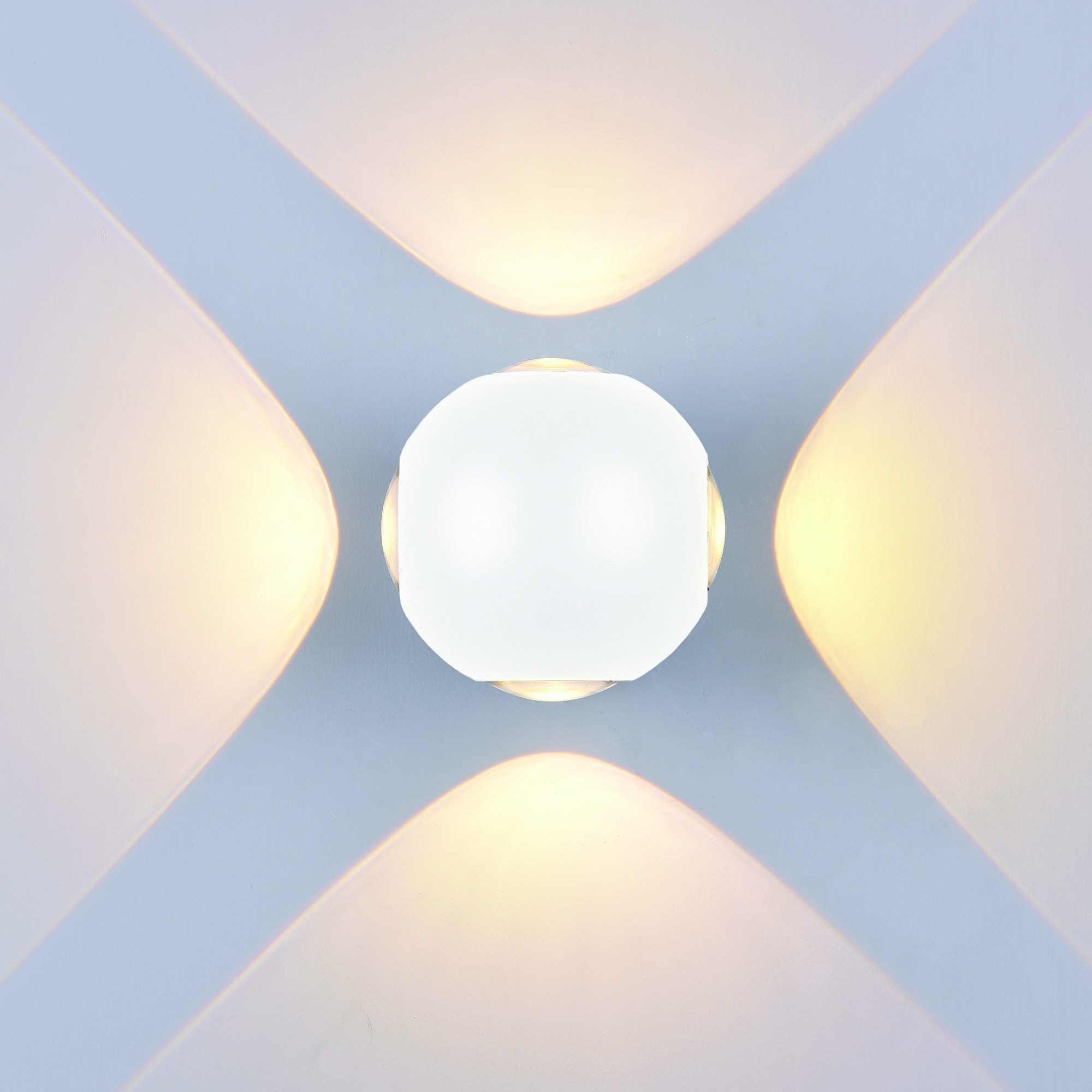 Led ЅИДНО СВЕТЛО CREE AC100-240V 4W IP54 440Lm БЕЛО ТЕЛО 3000K